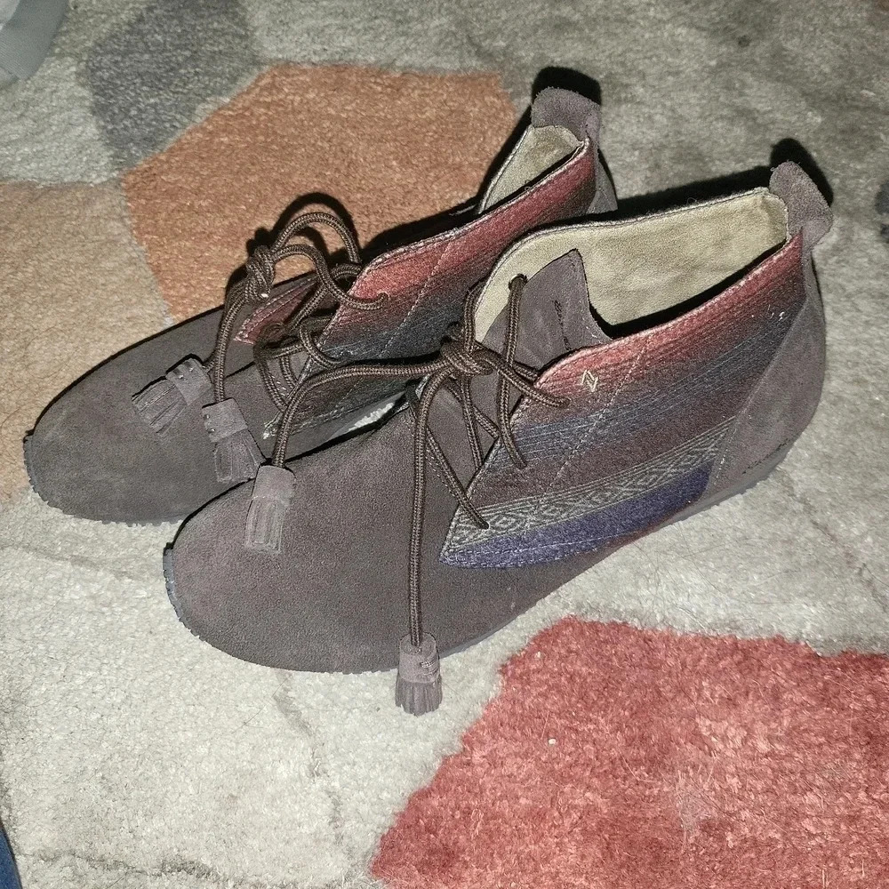Eddie Bauer Suede Boots